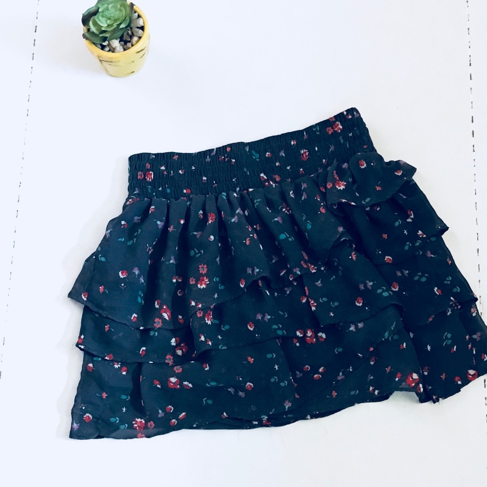 American Eagle Floral Mini Skirt Size Small